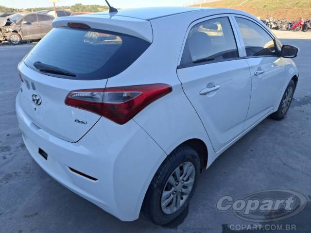 2015 HYUNDAI HB20 