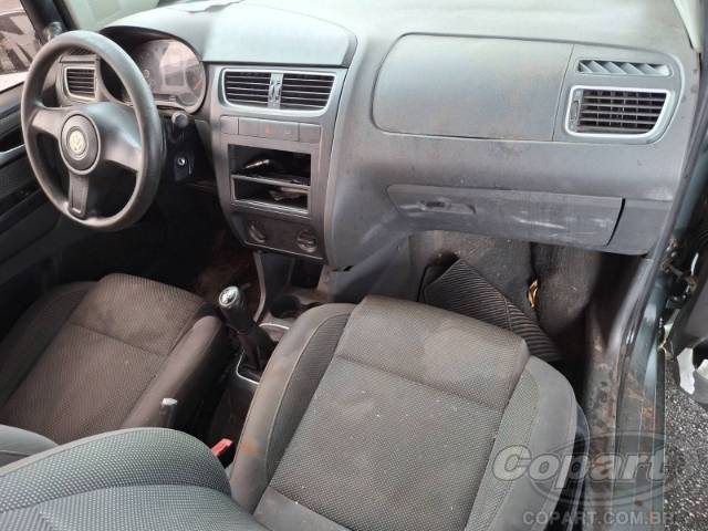 2011 VOLKSWAGEN FOX 