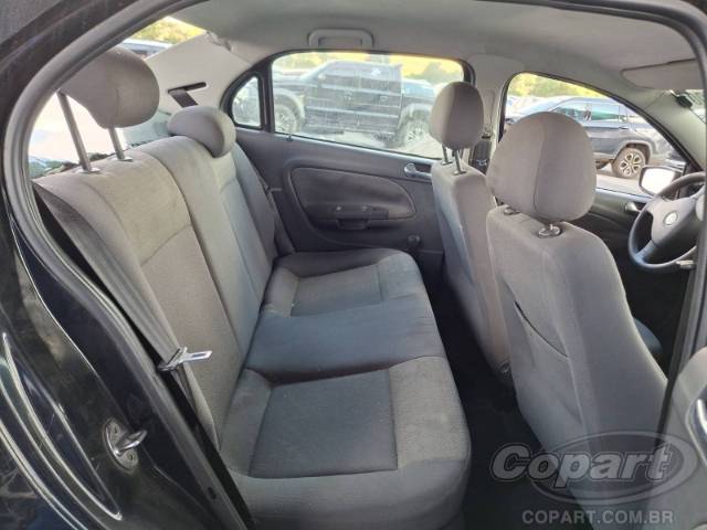 2010 VOLKSWAGEN VOYAGE 
