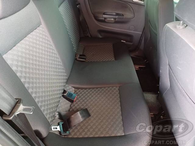 2015 VOLKSWAGEN VOYAGE 