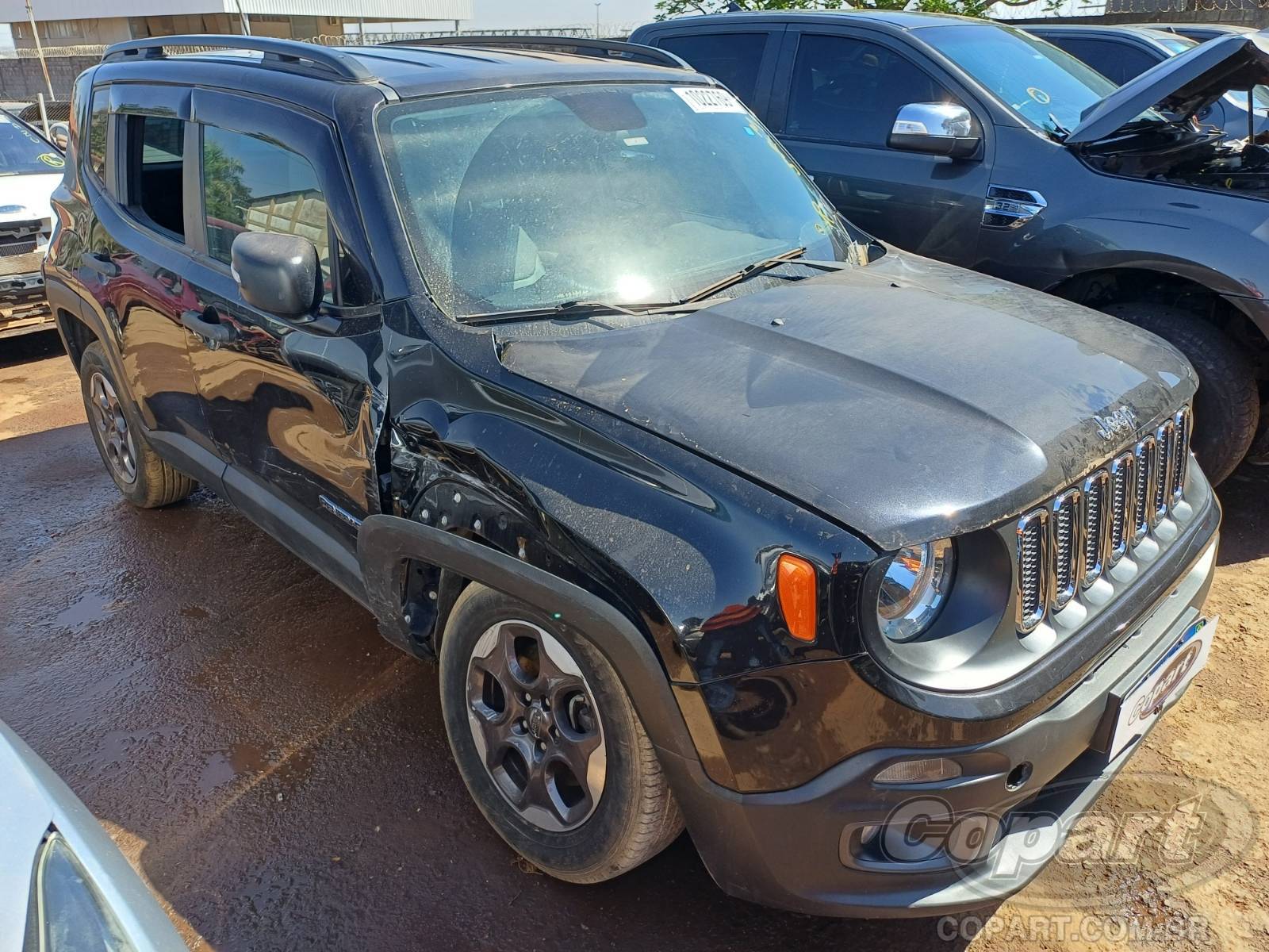 Veículo Fiat Renegade JEEP RENEGADE SPORT 1.8 16V E.TORQ EVO FLEXIVEL ALCOOL/GASOLINA 2017 2017 em leilão