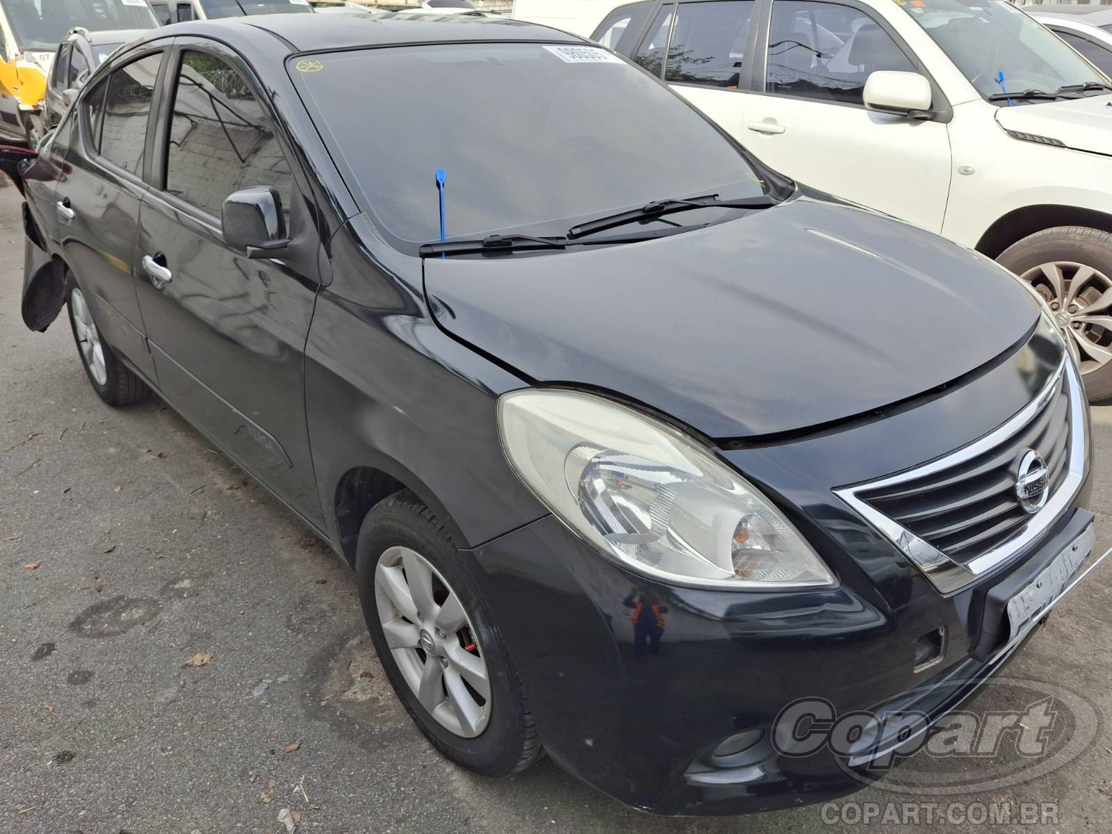 Nissan Versa SL 1.6 16V 2012 Médio Dano Traseiro