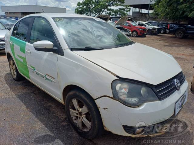 2014 VOLKSWAGEN POLO SEDAN 