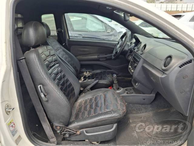 2015 VOLKSWAGEN SAVEIRO CE 