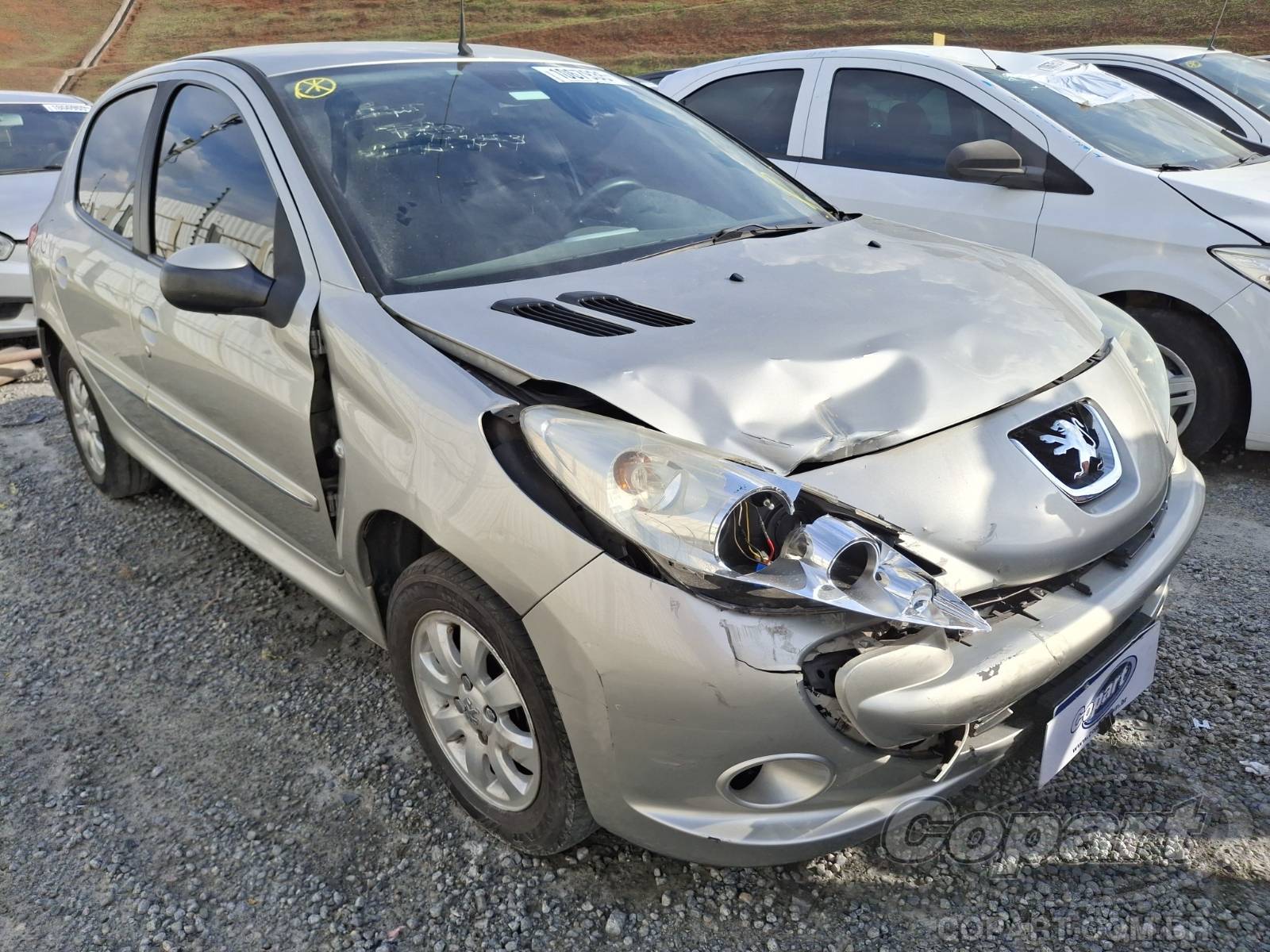 Peugeot 207 XR Sport 1.4 2012 Colisão Frontal