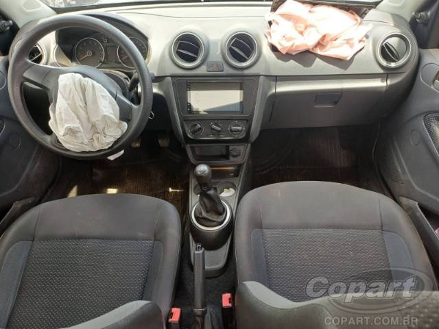 2015 VOLKSWAGEN VOYAGE 