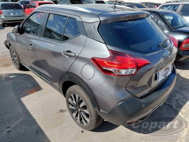 2017 NISSAN KICKS 