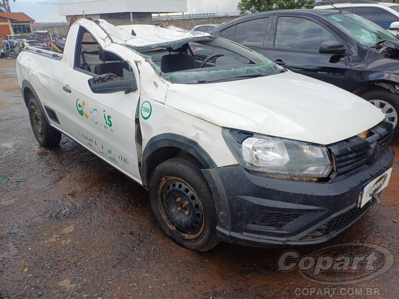 Volkswagen Saveiro Robust 1.6 16V MSI 2023 Médio Dano Frontal