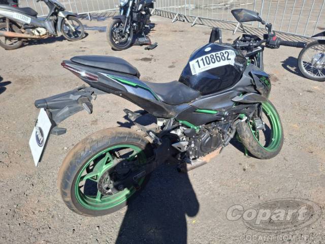 2025 KAWASAKI Z500 