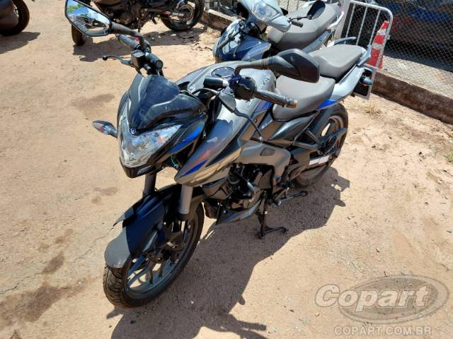 2025 BAJAJ DOMINAR 