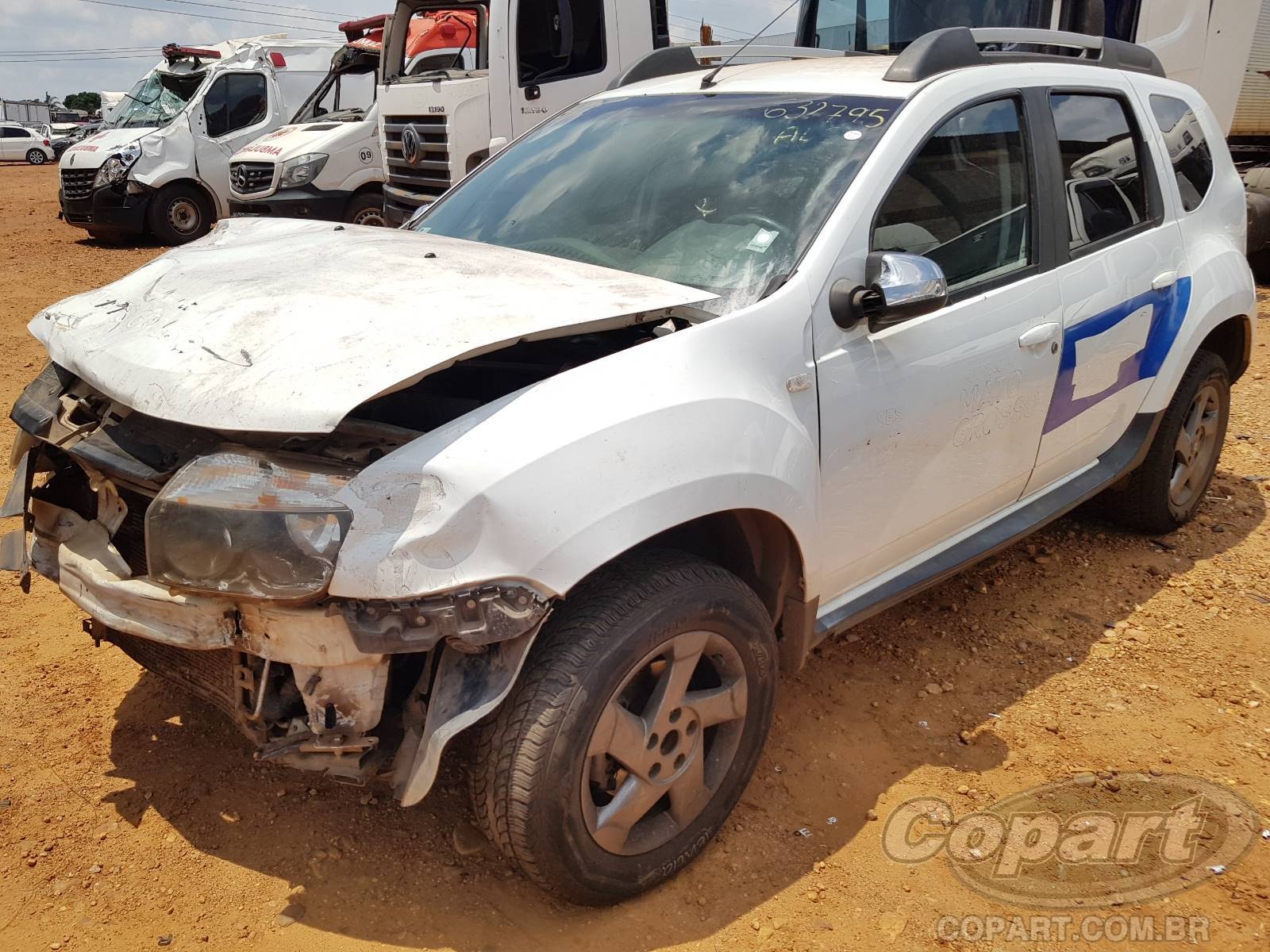 Foto 2: 2015 RENAULT DUSTER