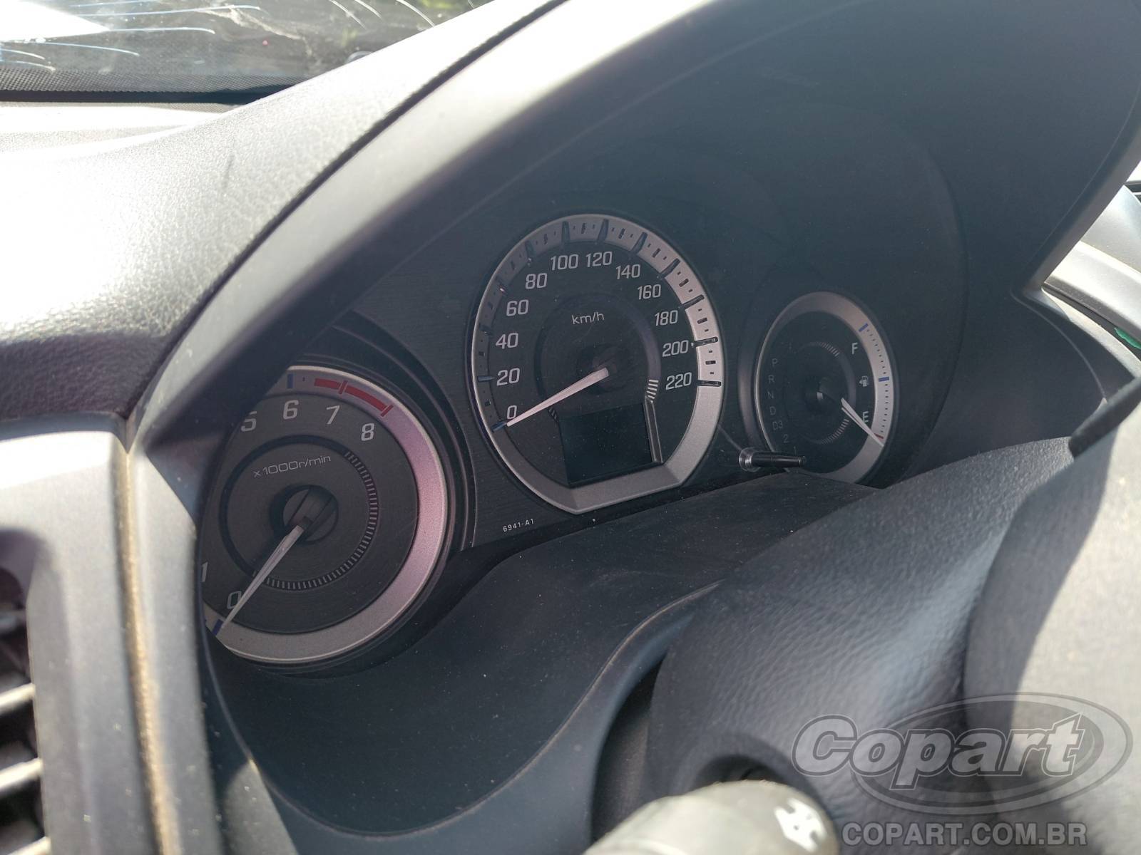 Foto 8 de 10: 2014 HONDA CITY