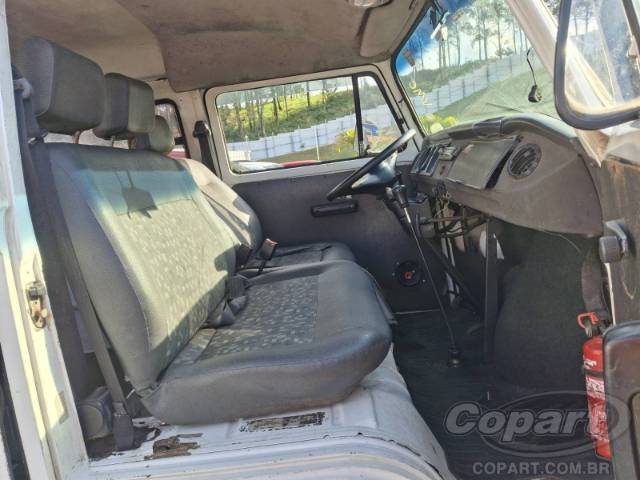 2010 VOLKSWAGEN KOMBI 