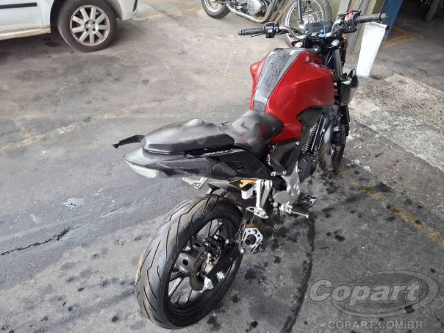 2025 HONDA CB 300F 