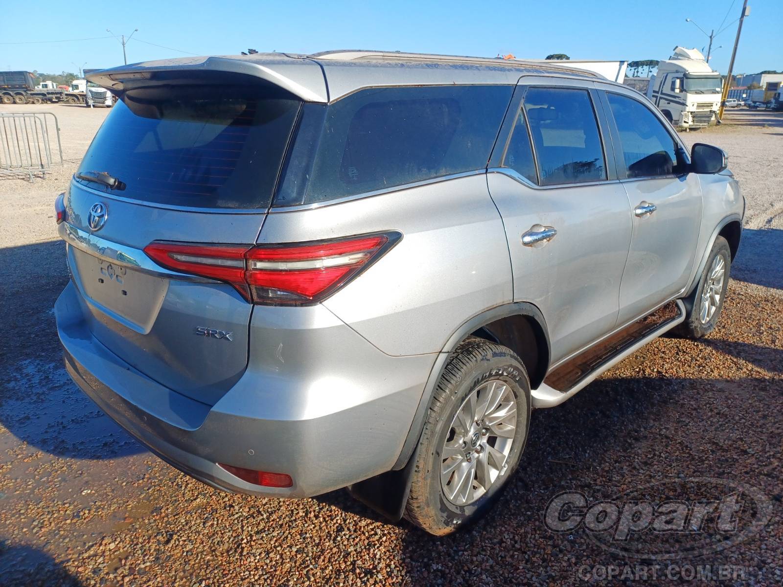 2023 TOYOTA SW4 — foto 4 de 10