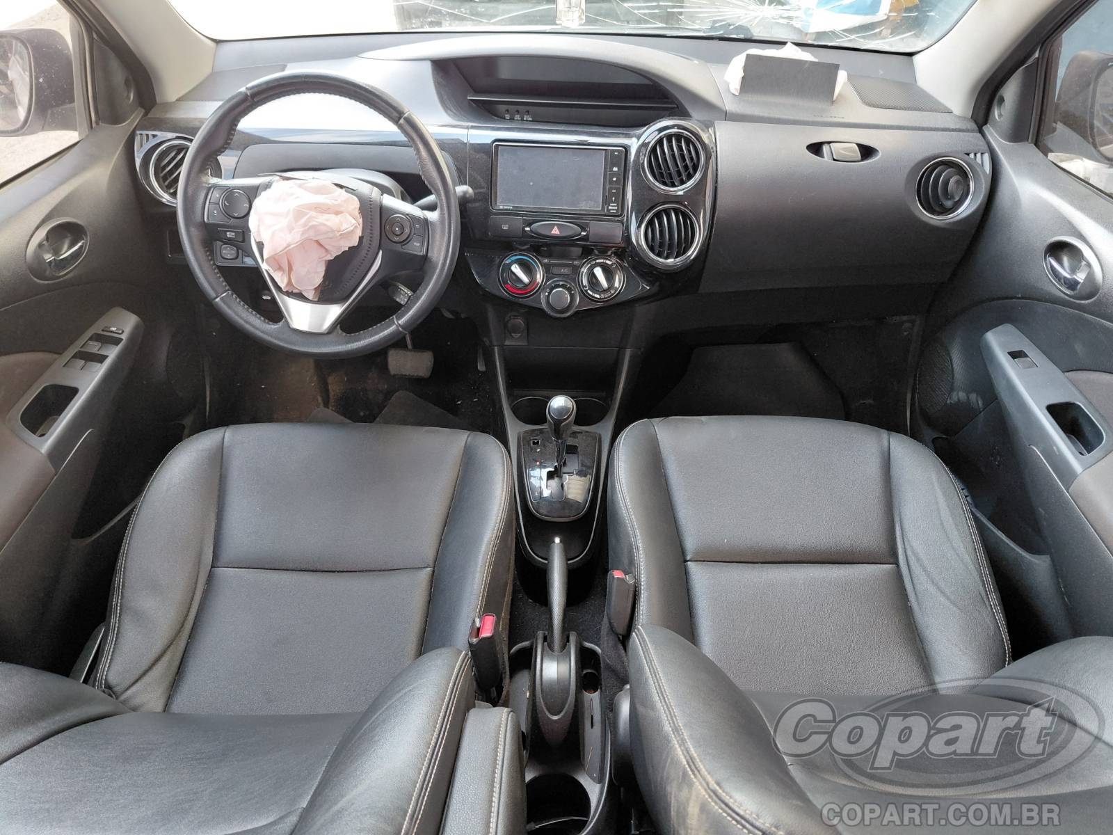2018 TOYOTA ETIOS SEDA — foto 9 de 11