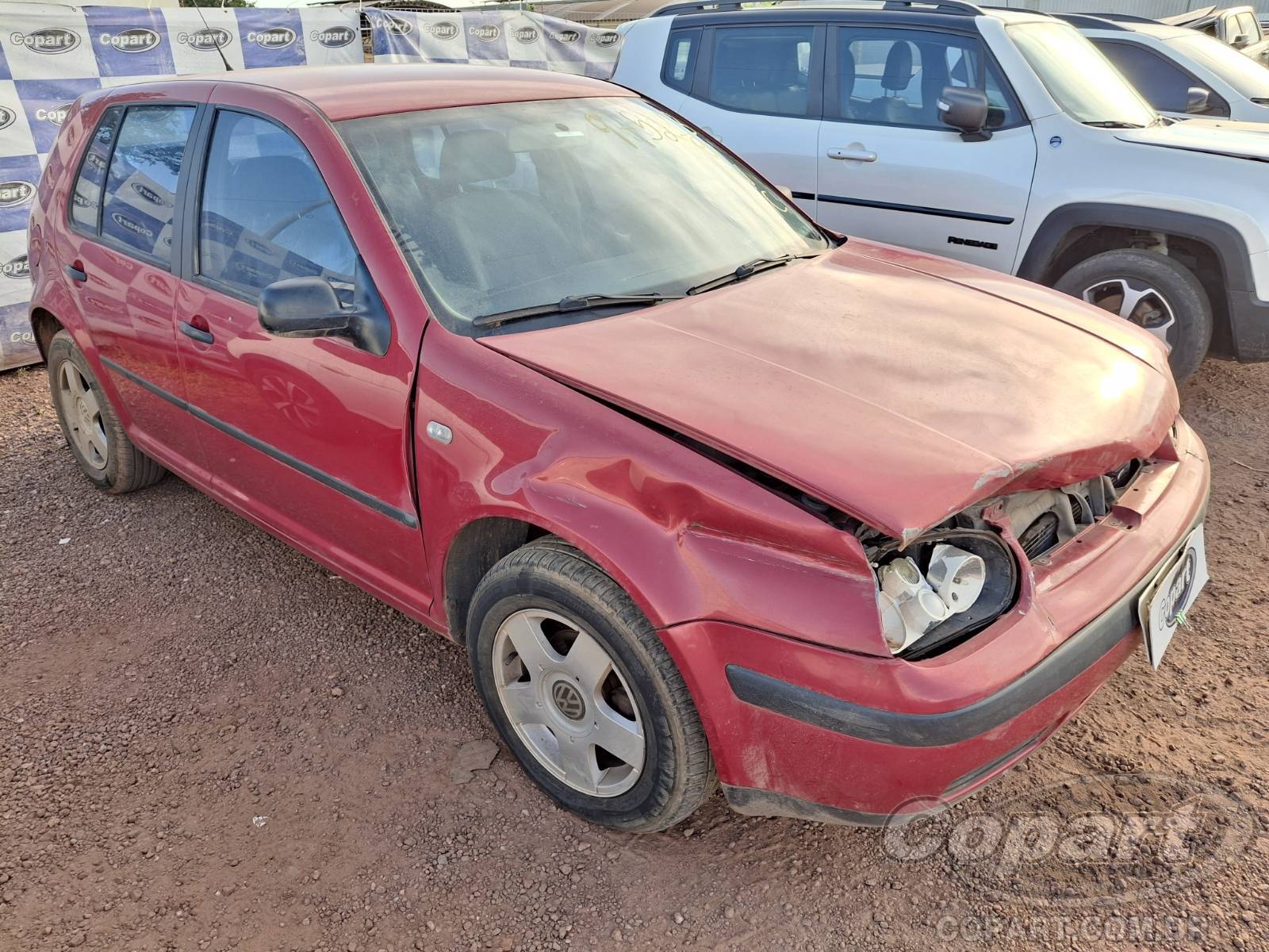 Veículo VW - VolksWagen Golf Volkswagen Golf 1.6 2002 Colisão Pequena Monta 2002 em leilão