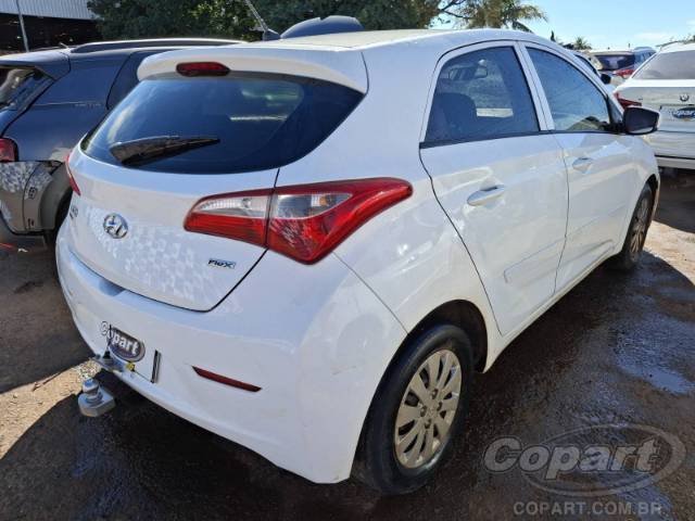2015 HYUNDAI HB20 