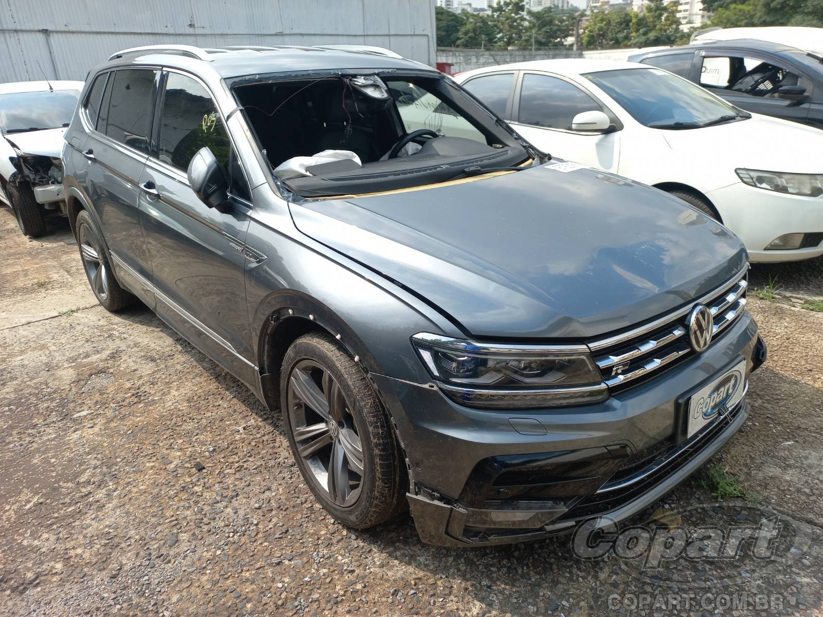 Veículo VW - VolksWagen Tiguan Volkswagen Tiguan AllSpace R-Line 350 4Motion 2.0 16V TSI Turbo 2020 Colisão Média Monta 2020 em leilão