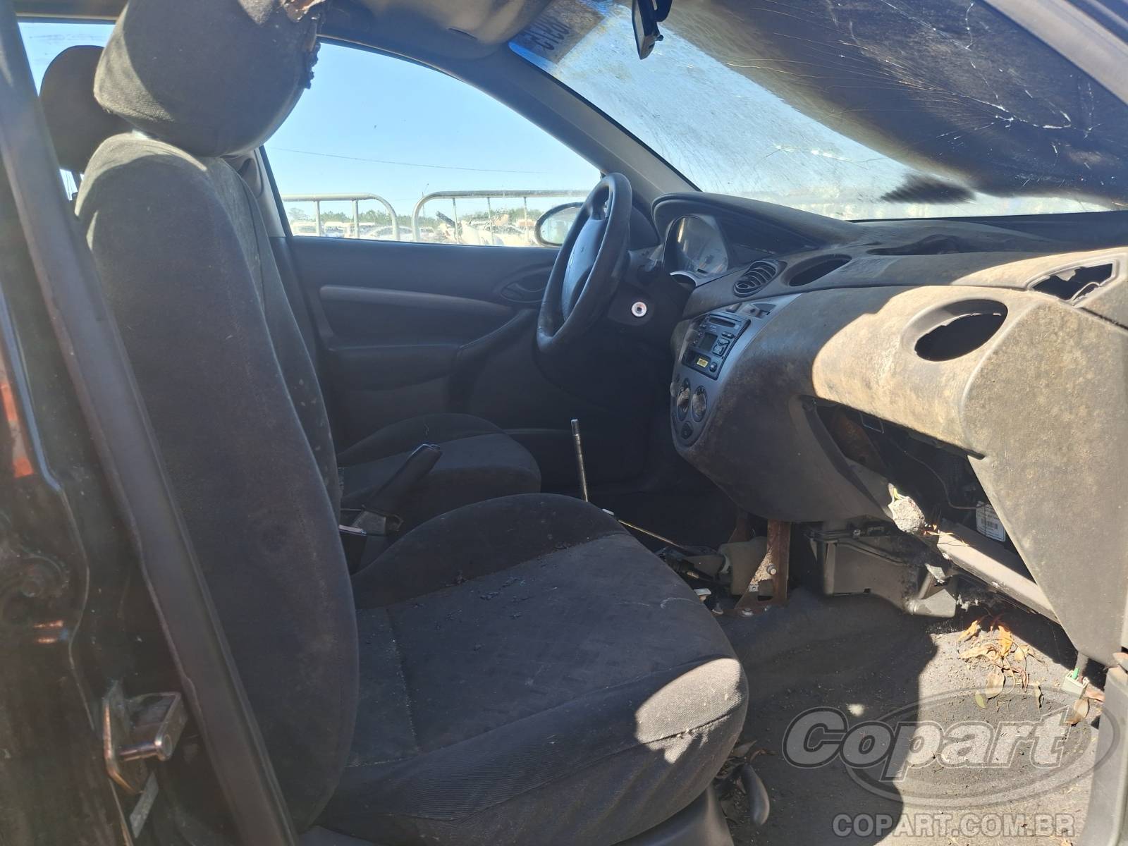 2004 FORD FOCUS — foto 5 de 10