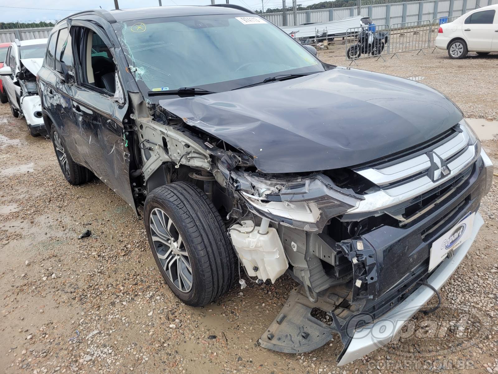 Veículo Mitsubishi Outlander Mitsubishi Outlander 2.0 2016 Médio Monta Frontal 2016 em leilão