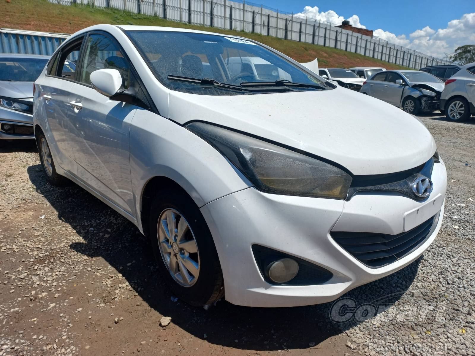 Hyundai HB20S Comfort Style 1.6 2015 Enchente Média Monta