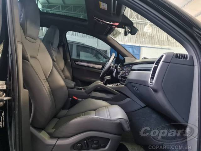 2023 PORSCHE CAYENNE 