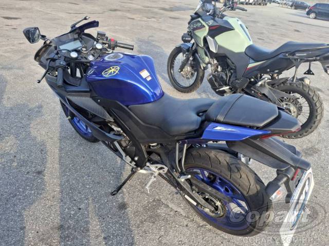 2025 YAMAHA YZF R15 