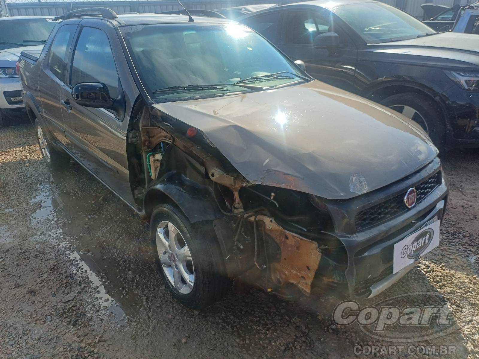 Veículo Fiat Strada Fiat Strada CD Working 1.4 2014 Colisão Média Monta 2014 em leilão