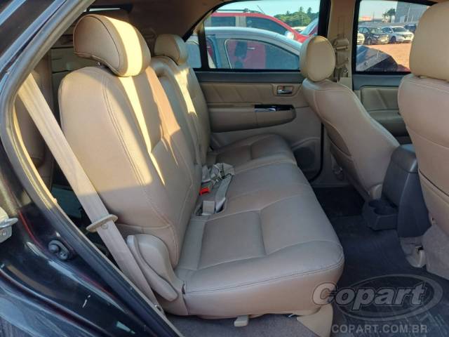 2013 TOYOTA HILUX SW4 