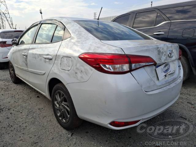 2023 TOYOTA YARIS SEDA 