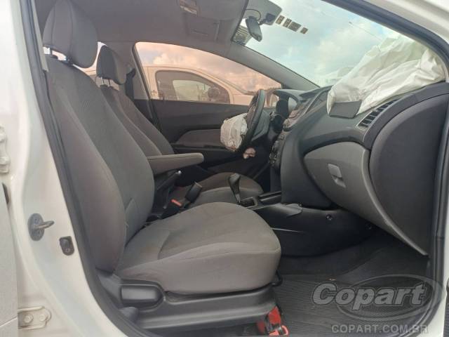 2015 HYUNDAI HB20S 