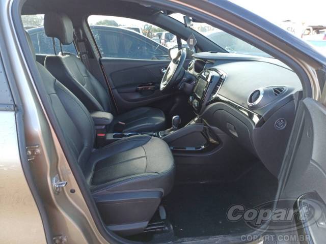 2022 RENAULT CAPTUR 