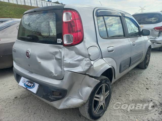 2015 FIAT UNO 
