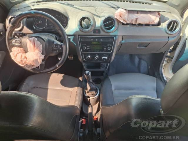 2016 VOLKSWAGEN SAVEIRO CE 