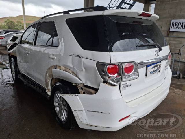 2013 TOYOTA HILUX SW4 