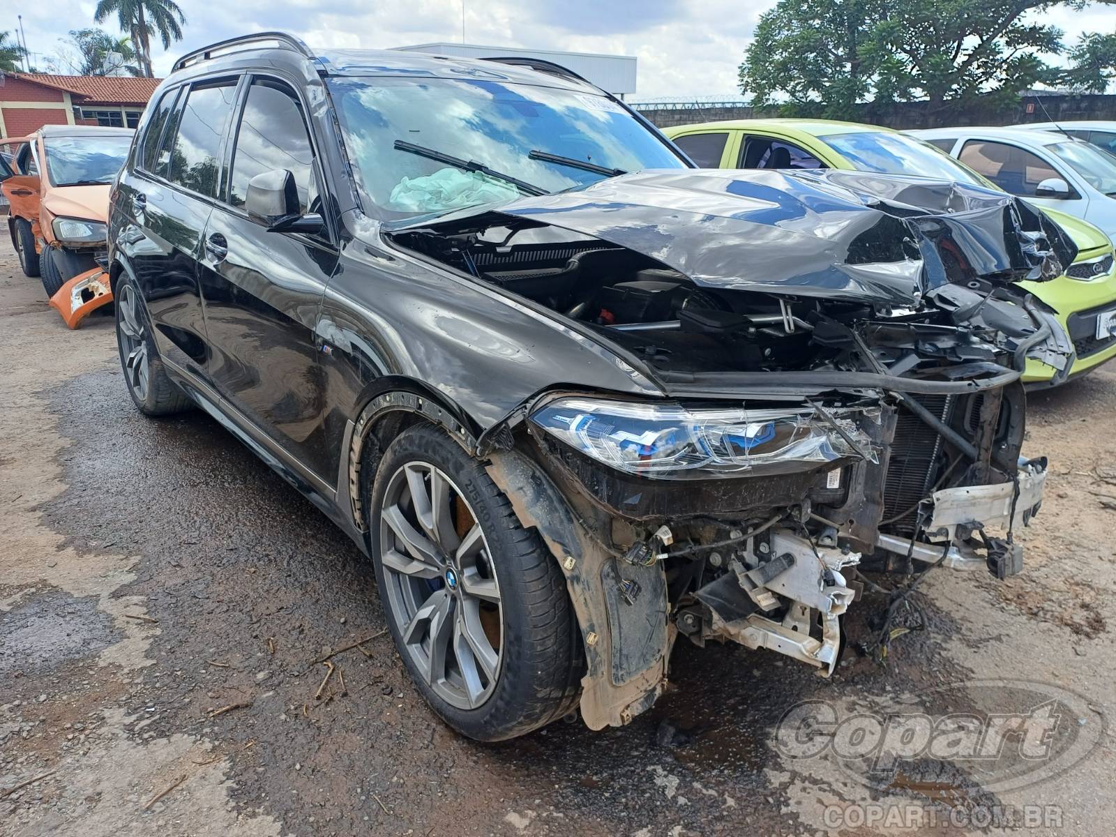 Veículo BMW X7 BMW X7 M50i 4.4 V8 BiTurbo 2021 Médio Dano Frontal 2021 em leilão