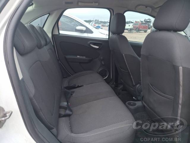 2015 FIAT GRAND SIENA 