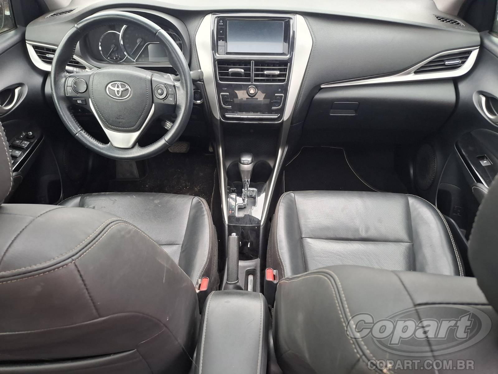 2021 TOYOTA YARIS SEDA — foto 9 de 10