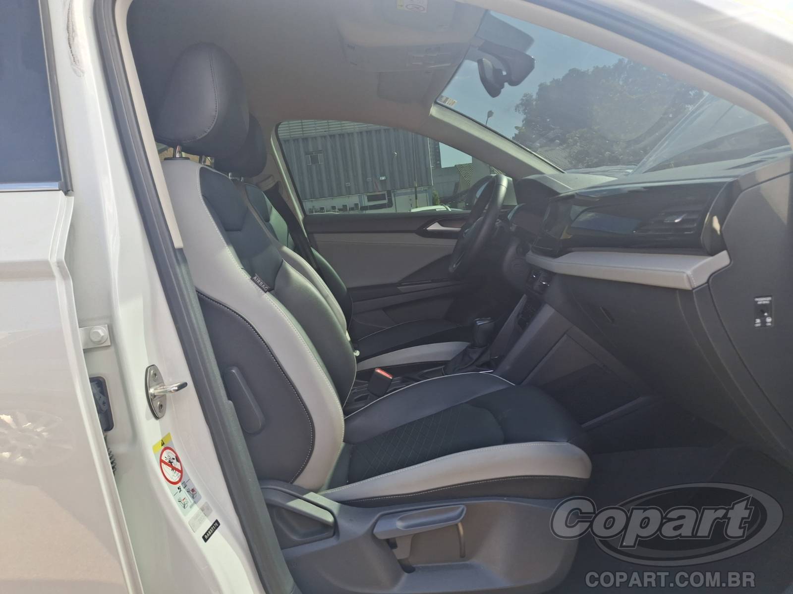 2024 VOLKSWAGEN TAOS — foto 5 de 10