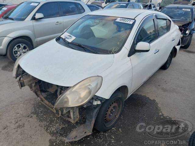 2014 NISSAN VERSA 