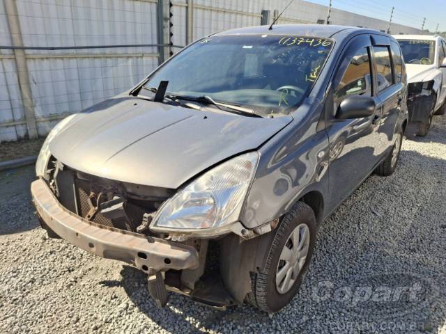 2011 NISSAN LIVINA 