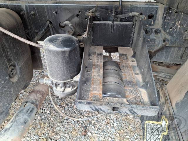 2011 FORD CARGO 2428E 