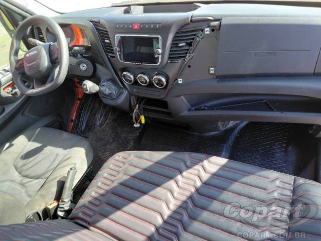 2021 IVECO DAILY 