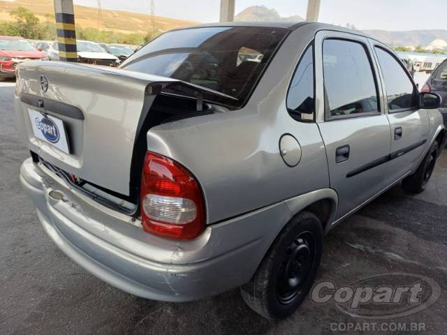 2005 CHEVROLET CLASSIC 