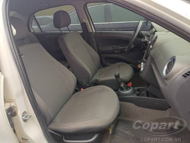 2012 VOLKSWAGEN VOYAGE 