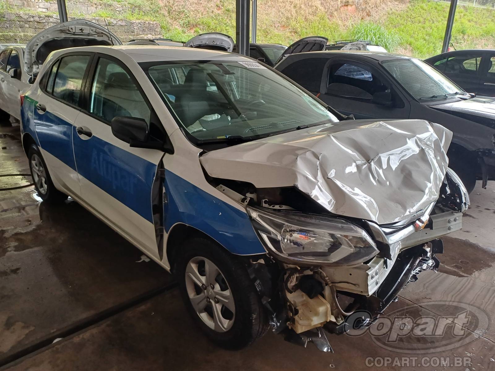 Veículo GM - Chevrolet Onix Chevrolet Onix 1.0 12V Ecotec 2023 Colisão Média Monta 2024 em leilão
