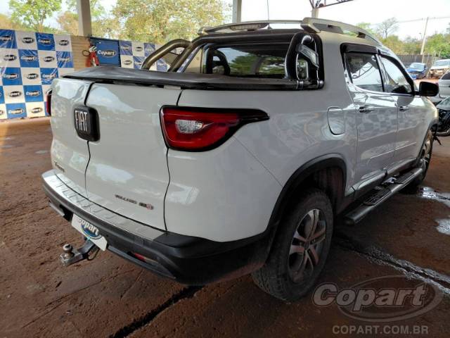 2017 FIAT TORO 