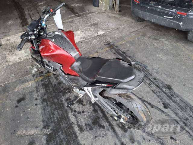 2025 HONDA CB 300F 