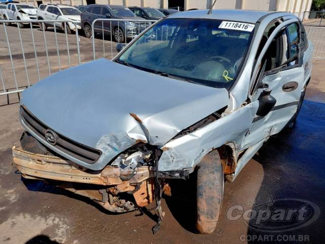 2004 CHEVROLET CORSA SEDAN 